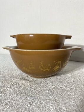 Vintage PYREX Early American Cinderella Mixing Bowls x2 #442 #443